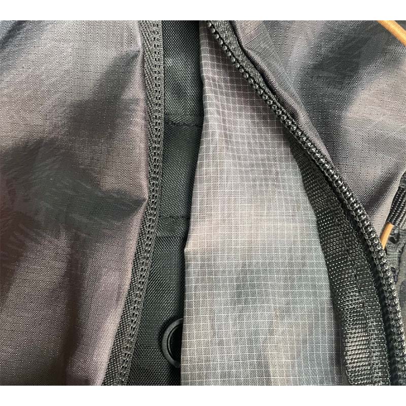 Running Vest in Water-resistant and lightweight ripstop